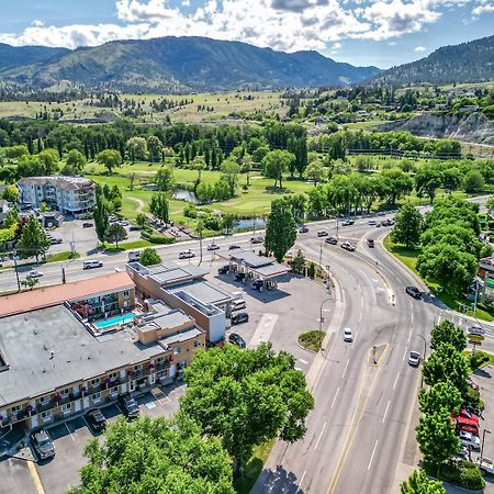 Sahara Courtyard Inn Penticton Exterior photo